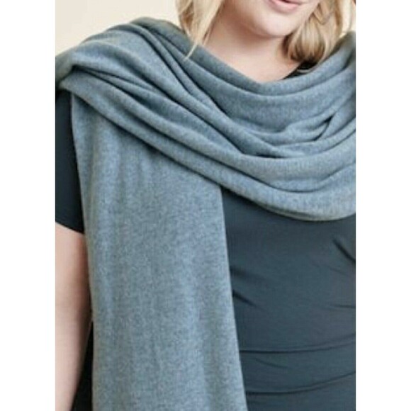 NWT New 100% Cashmere Scar Wrap Ryllace Womens Light Gray Heather 100 X 28 - Picture 5 of 11